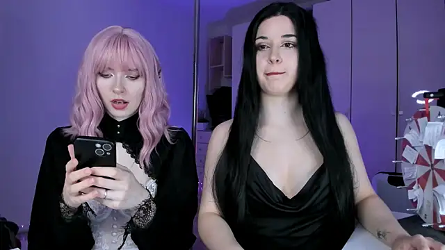 mollyposhh online show from July 20, 2026, 7:16 pm