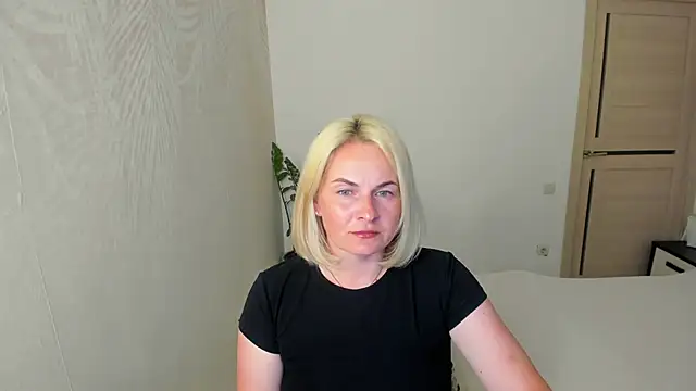 Snapshot of Alicee_Gracee chatting on June 20, 2026, 5:38 pm Alicee Gracee online show from June 20, 2026, 5:38 pm
