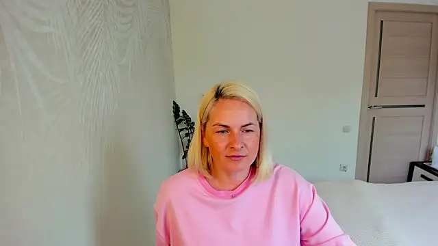 Snapshot of Alicee_Gracee chatting on June 26, 2026, 9:35 am Alicee Gracee online show from June 26, 2026, 9:35 am