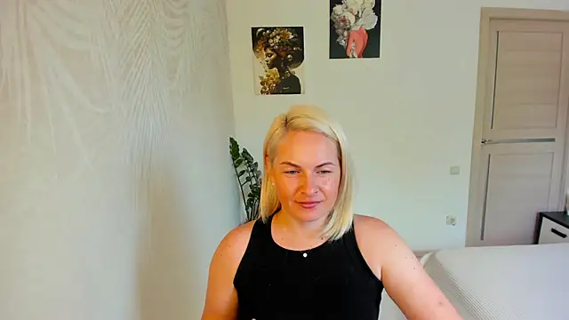 Snapshot of Alicee_Gracee chatting on July 13, 2026, 9:01 am Alicee Gracee online show from July 13, 2026, 9:01 am