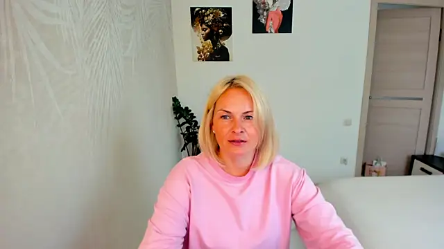 Snapshot of Alicee_Gracee chatting on July 19, 2026, 8:51 am Alicee Gracee online show from July 19, 2026, 8:51 am