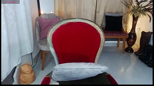 rubyylowell online show from June 19, 2026, 3:38 pm
