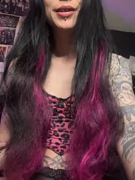 MissMidnightUK online show from May 19, 2026, 11:33 pm