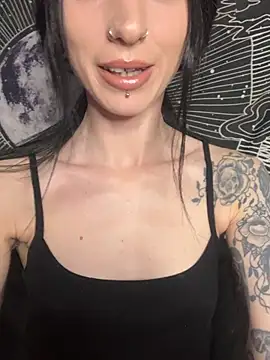 MissMidnightUK online show from May 21, 2026, 11:12 pm