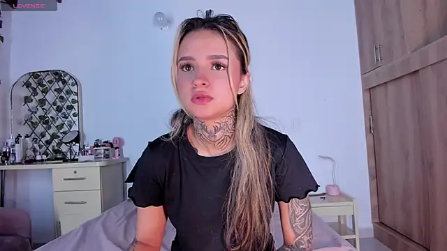medussa13  online show from July 23, 2026, 1:53 pm