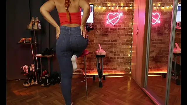 JosephinaBlack online show from August 5, 2026, 2:25 am