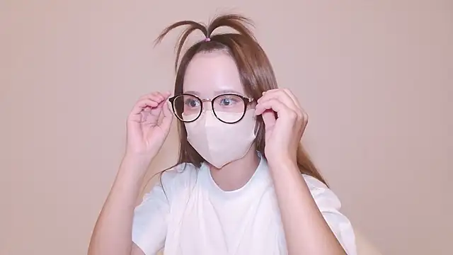  hina chan  online show from July 5, 2026, 2:02 pm