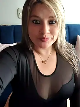 Neve Collins online show from July 30, 2026, 2:38 pm