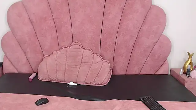 Candy Bony online show from July 23, 2026, 1:31 pm