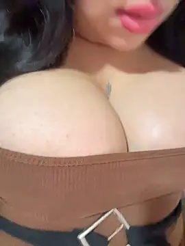 Chloe-antonella online show from April 19, 2026, 9:17 pm
