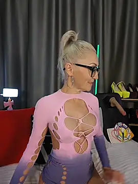 Milforja online show from July 19, 2026, 5:16 pm