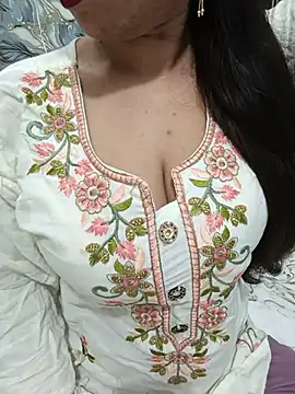 Haniya-143 online show from June 25, 2026, 10:47 pm