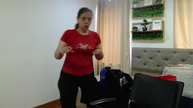 Snapshot of sasi_luna chatting on May 13, 2026, 1:41 pm sasi luna online show from May 13, 2026, 1:41 pm