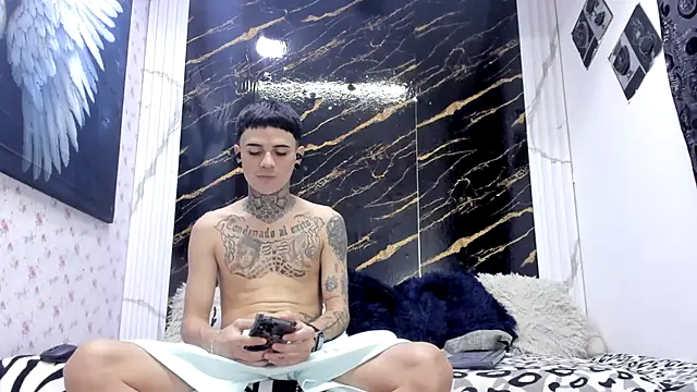 exotic hot couple online show from July 8, 2026, 8:13 pm