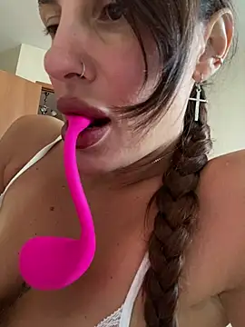 imMolly11 online show from July 25, 2026, 9:51 am
