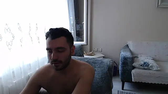 handsomeee04 online show from June 18, 2026, 12:20 pm