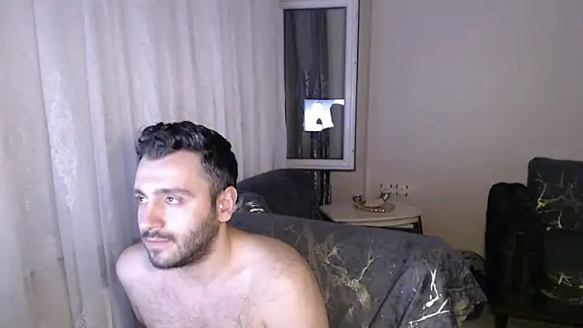 handsomeee04 online show from July 7, 2026, 11:20 pm