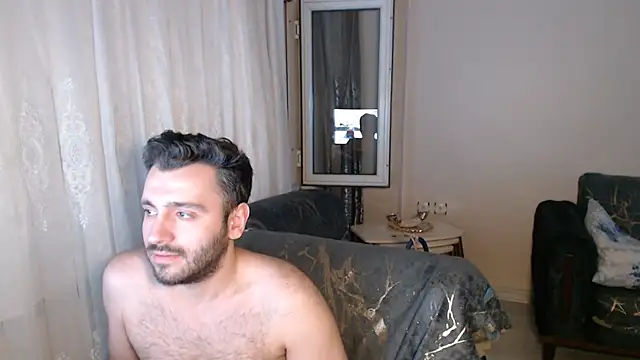handsomeee04 online show from July 8, 2026, 11:42 pm