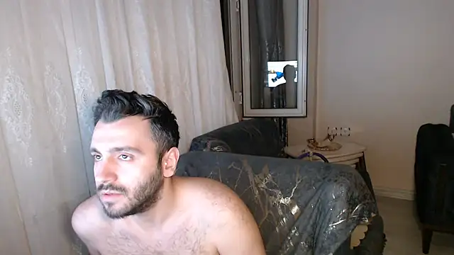 handsomeee04 online show from July 10, 2026, 11:07 pm