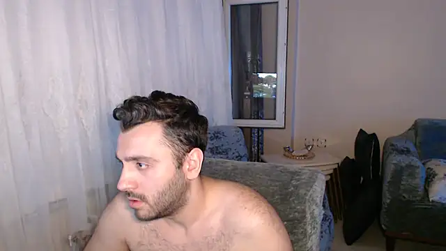 handsomeee04 online show from July 18, 2026, 11:41 pm