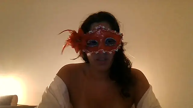 couple-tuga online show from July 15, 2026, 9:53 pm