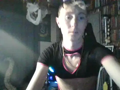 Slytherin-Boy009 online show from January 10, 2025, 8:04 pm