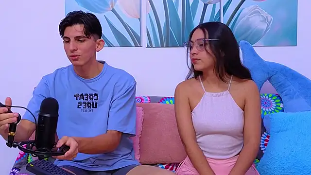Ana and Leo online show from June 6, 2026, 3:28 pm