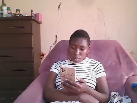 Hotdaily04 online show from June 25, 2026, 6:51 am