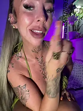 CheekyChels online show from July 25, 2026, 3:26 am