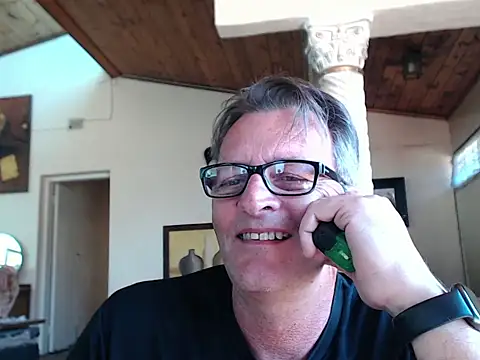 itsmeyes69 online show from July 16, 2026, 12:33 pm