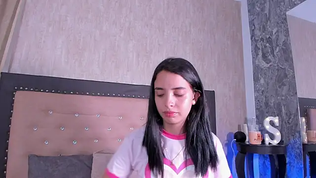 StefanyRousse online show from June 18, 2026, 11:36 am