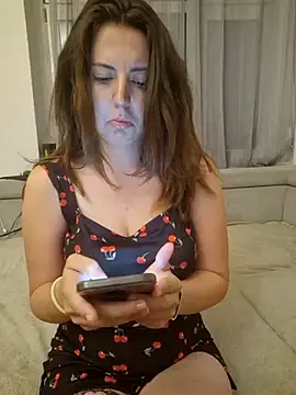 Snapshot of Melenka chatting on July 15, 2026, 10:48 pm Melenka online show from July 15, 2026, 10:48 pm
