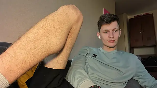 Snapshot of Kevin_Hornyyy chatting on June 19, 2026, 12:42 pm Kevin Hornyyy online show from June 19, 2026, 12:42 pm