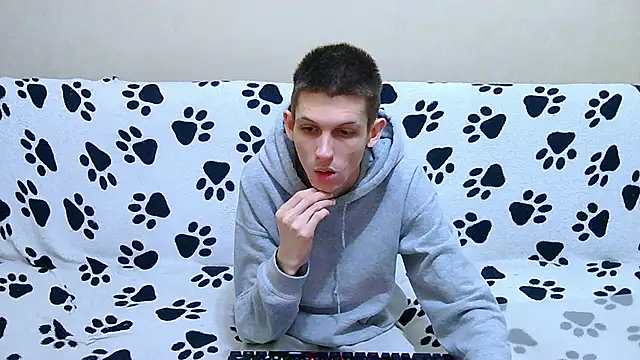 Snapshot of Lester_Broo chatting on May 1, 2026, 9:30 pm Lester Broo online show from May 1, 2026, 9:30 pm