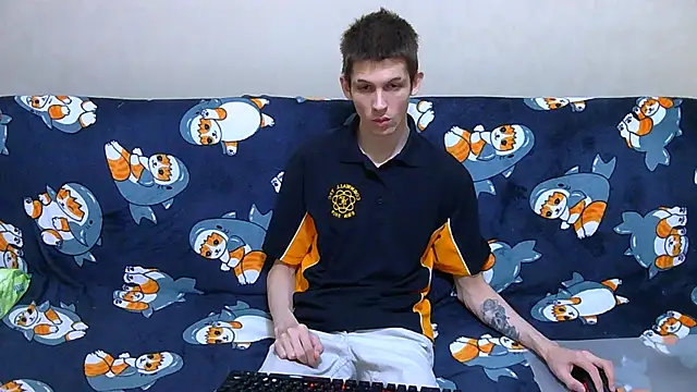 Snapshot of Lester_Broo chatting on June 4, 2026, 3:12 am Lester Broo online show from June 4, 2026, 3:12 am