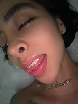 sophierooy22 online show from July 25, 2026, 1:47 am