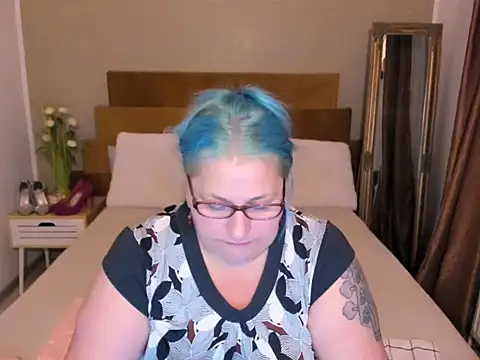 mayamayx online show from July 16, 2026, 8:15 pm