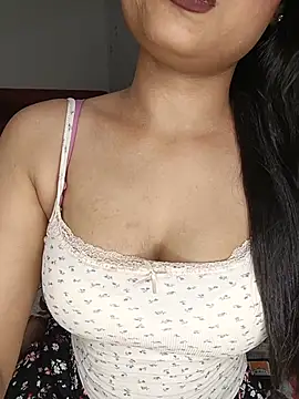 Love-N online show from May 31, 2026, 6:42 pm
