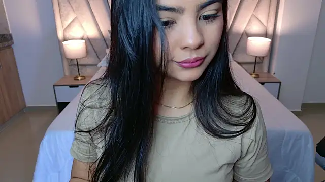 Layla Breezee online show from July 19, 2026, 10:52 am