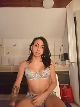 PiccolaDany online show from November 9, 2025, 5:39 am