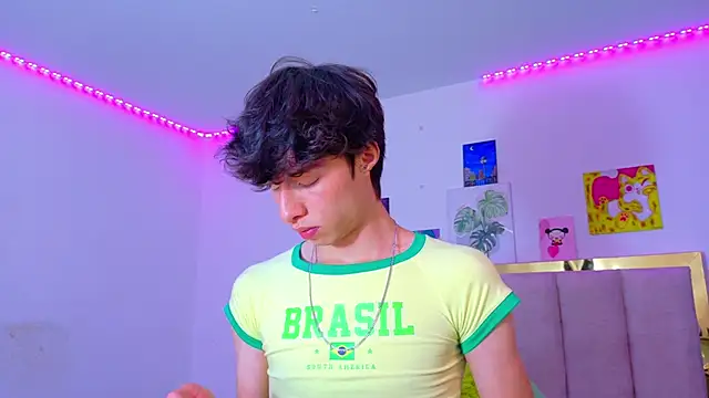 Juanmres online show from June 18, 2026, 10:03 pm