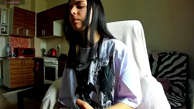 ErlinaBuoy online show from July 24, 2026, 6:44 am
