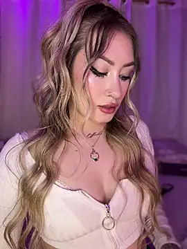 Lally Valencia   online show from June 28, 2026, 9:10 pm