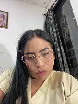 lamaravilla 08 online show from February 17, 2026, 11:55 pm