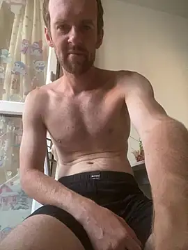 LynnAhNight online show from July 25, 2026, 3:26 am