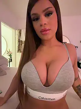 mrsbellanova online show from June 4, 2026, 8:48 pm