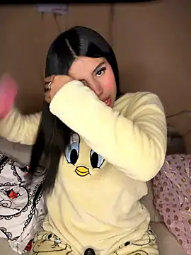 Laura-Khalifa online show from July 23, 2026, 5:27 am
