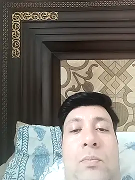 innocentboy1987 online show from May 9, 2026, 5:56 am