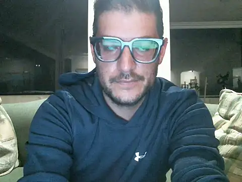 quitomanec online show from May 18, 2026, 5:46 am