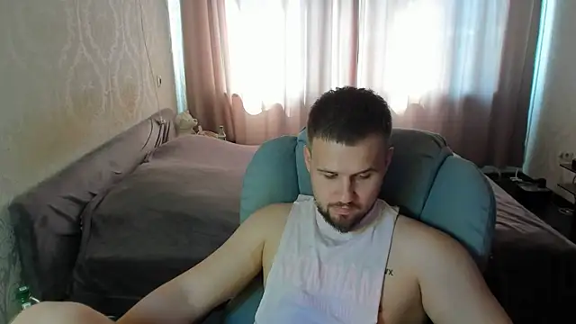 Snapshot of Vladik_b chatting on June 26, 2026, 8:52 am Vladik b online show from June 26, 2026, 8:52 am